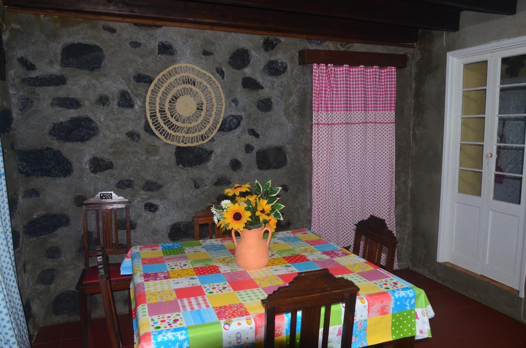 Join Our Relaxed House Near The Beach - Mosteiros Мостейрос Екстериор снимка