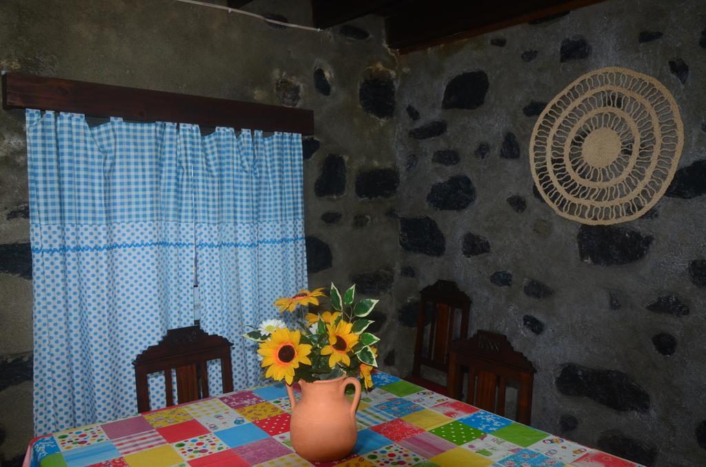 Join Our Relaxed House Near The Beach - Mosteiros Мостейрос Екстериор снимка