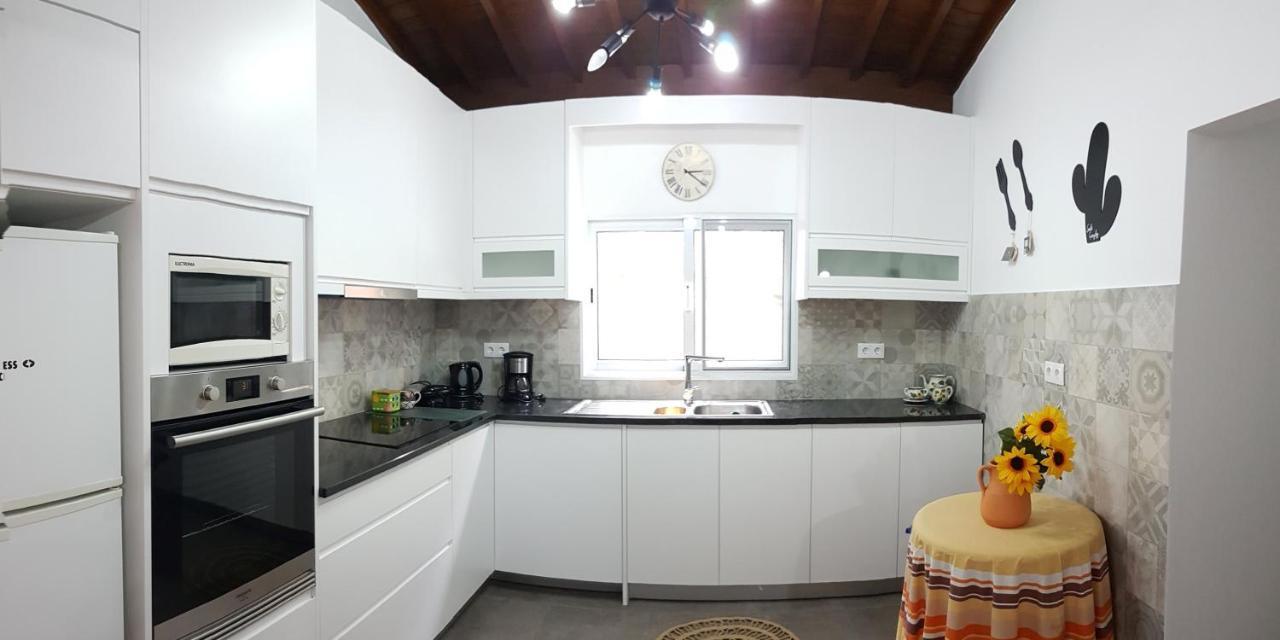 Join Our Relaxed House Near The Beach - Mosteiros Мостейрос Екстериор снимка