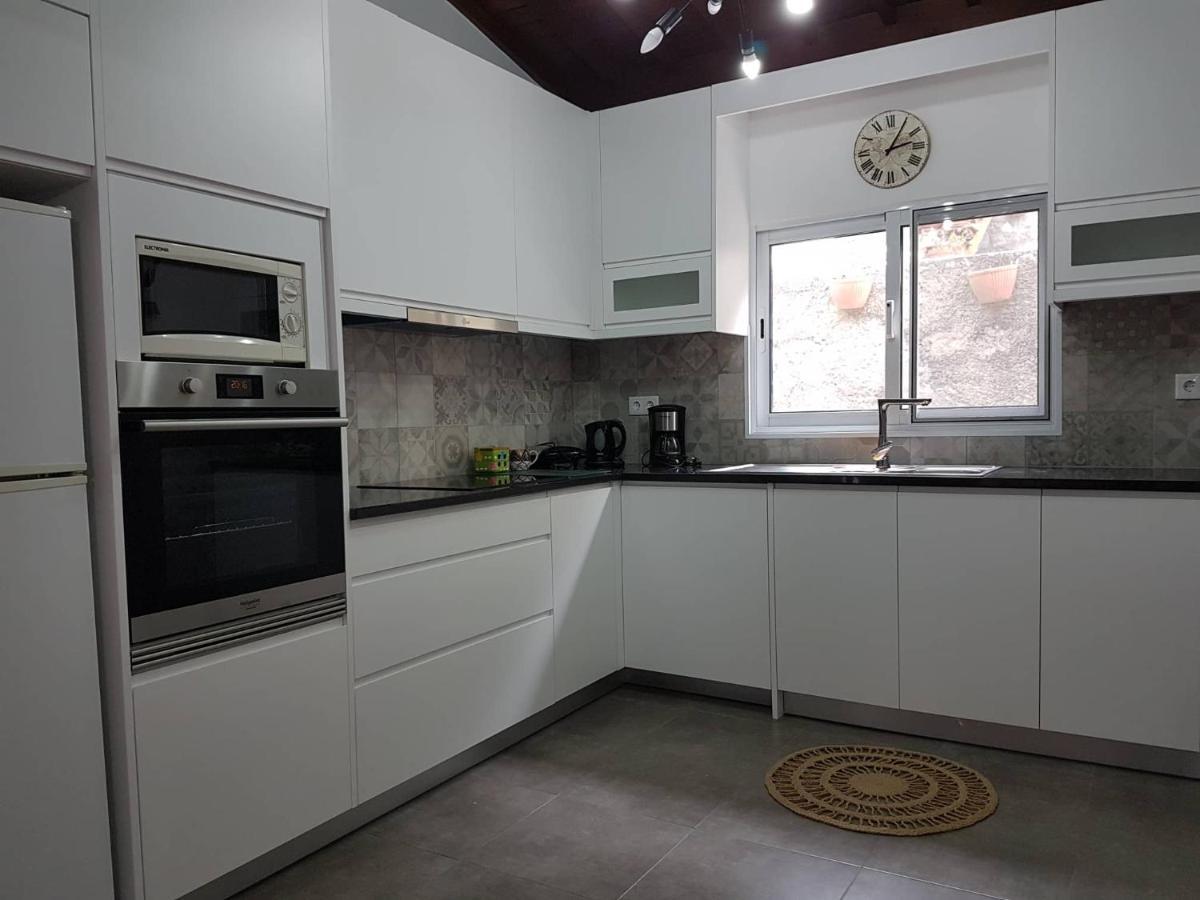 Join Our Relaxed House Near The Beach - Mosteiros Мостейрос Екстериор снимка
