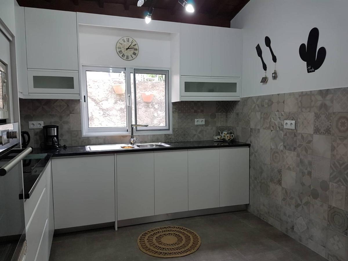 Join Our Relaxed House Near The Beach - Mosteiros Мостейрос Екстериор снимка
