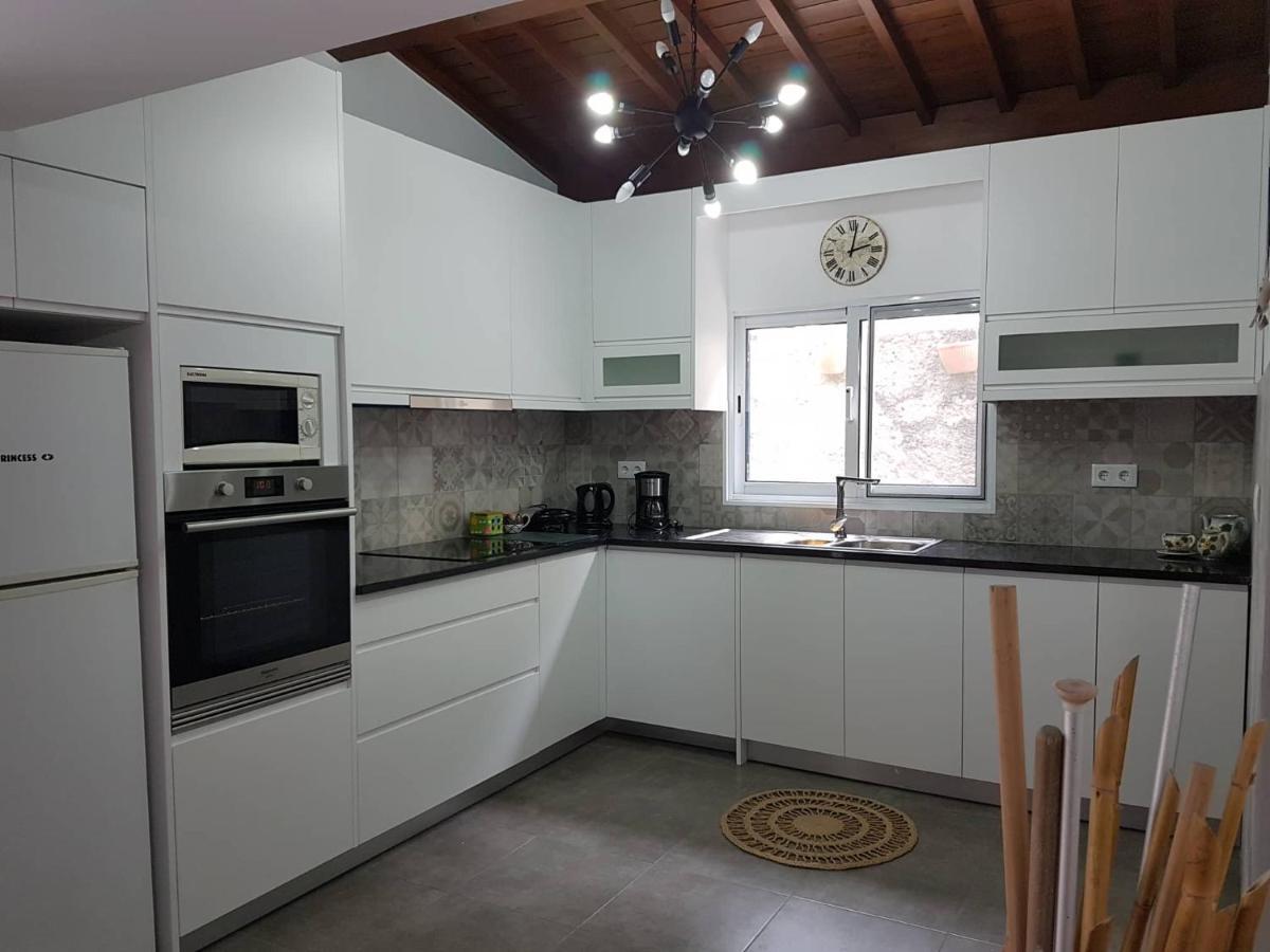 Join Our Relaxed House Near The Beach - Mosteiros Мостейрос Екстериор снимка